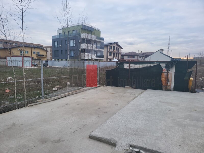 Titan, Parcul Teilor, teren intravilan.